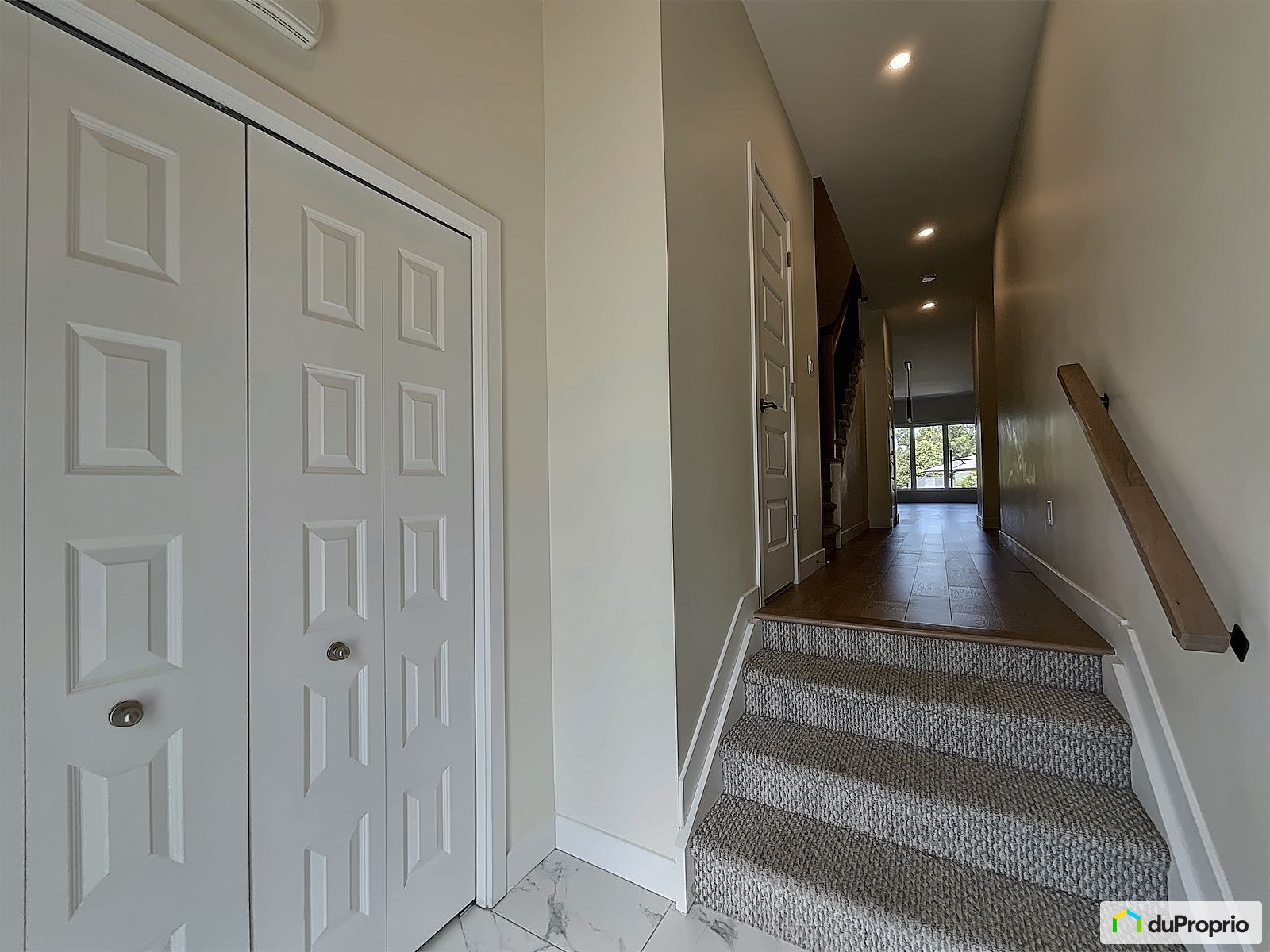 195 Rue De La Chateauguay — photo 3