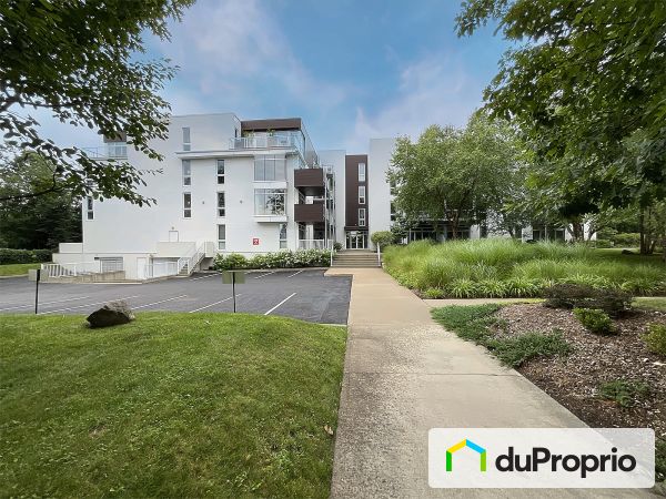 104-2120 rue du Colisée, Longueuil (Vieux-Longueuil) for sale