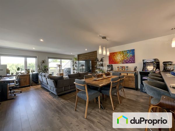 Living / Dining Room - 796 rue du Mont-Brome, Granby for sale