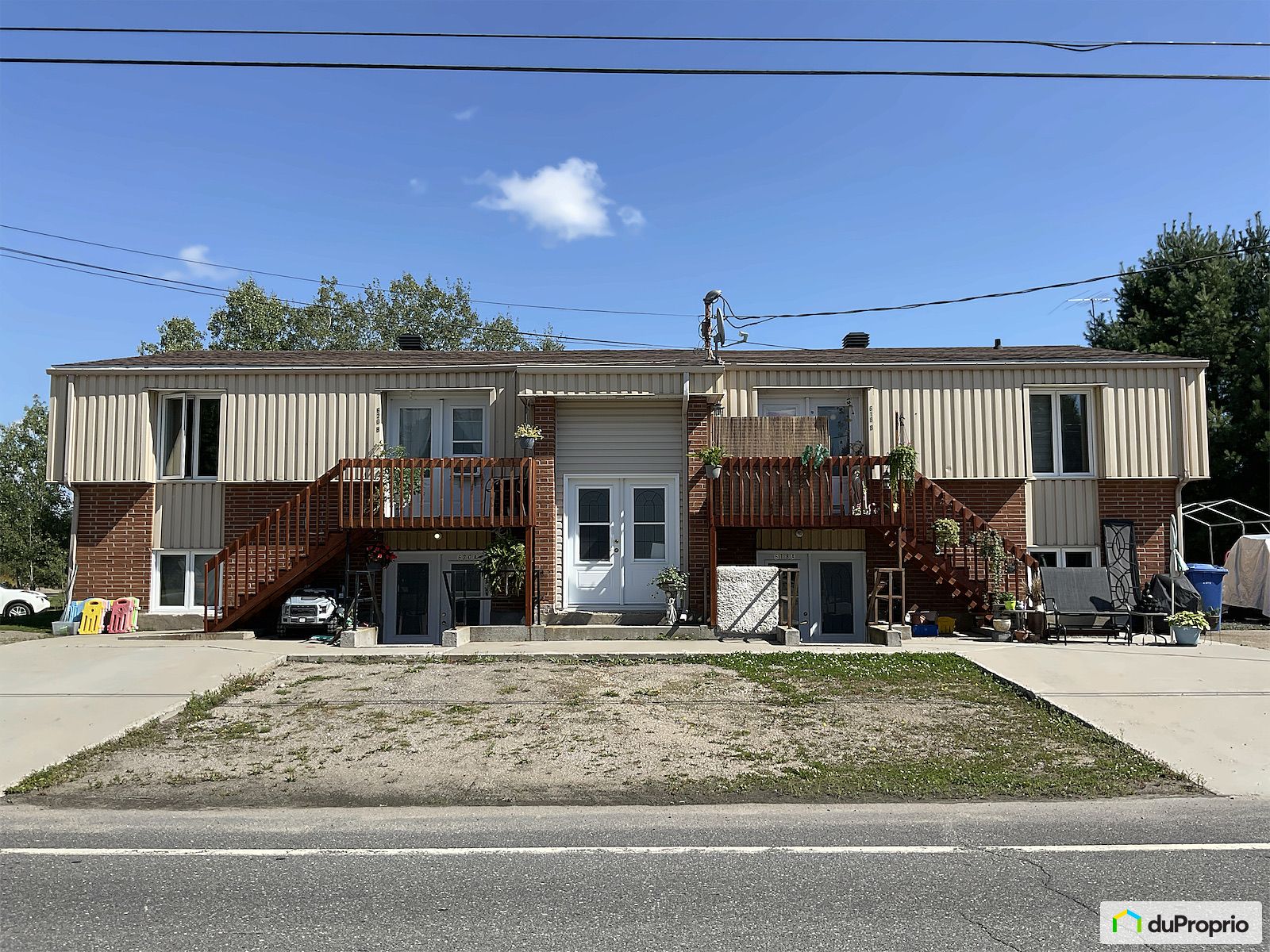 618 Rue Gaudreault — photo 1
