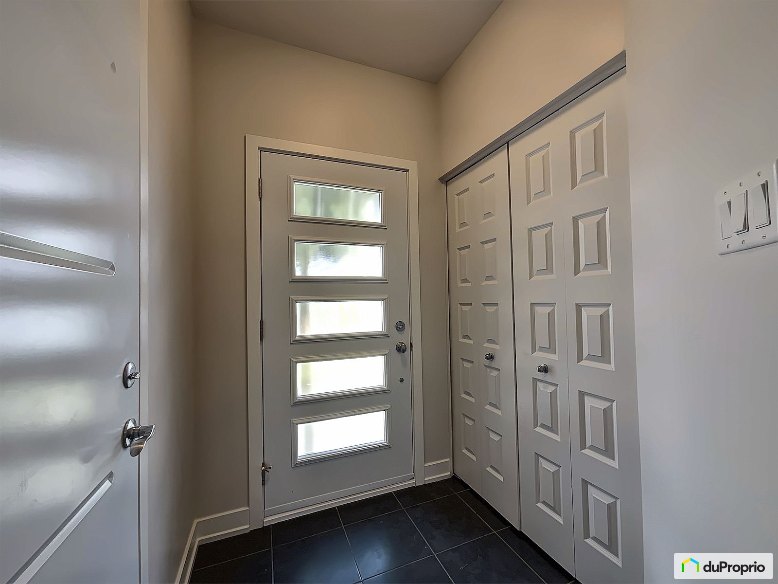 524 Rue Du Jockey — photo 3