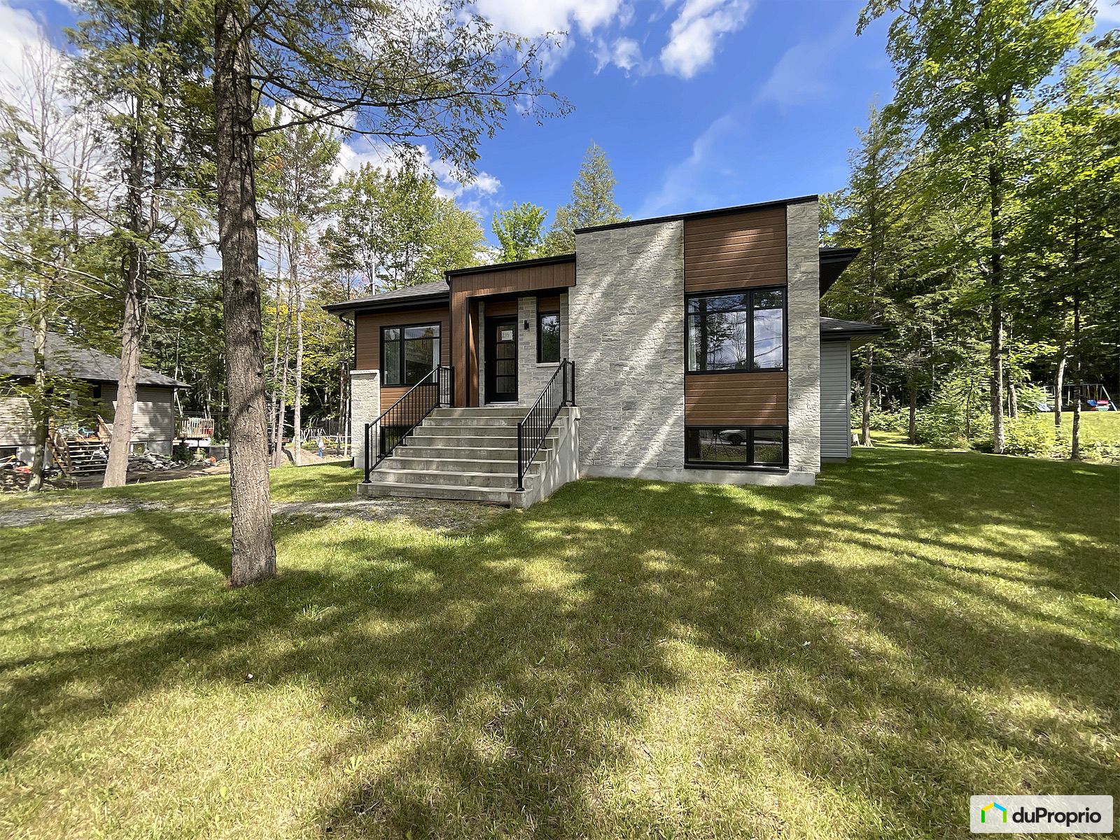 215 Rue Philipon — photo 3