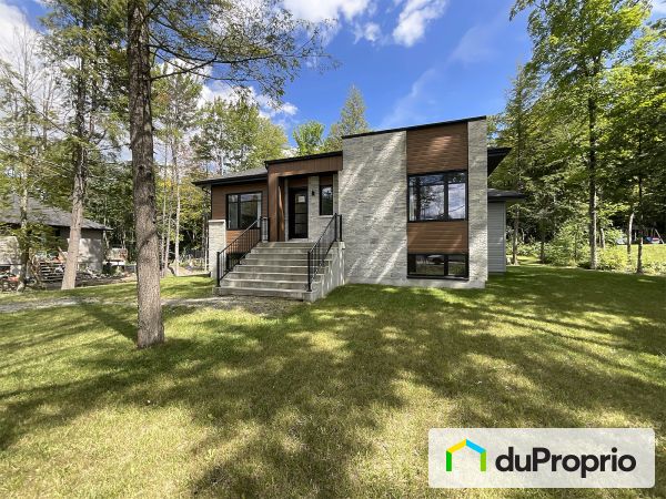 215 rue Philipon, St-Calixte for sale