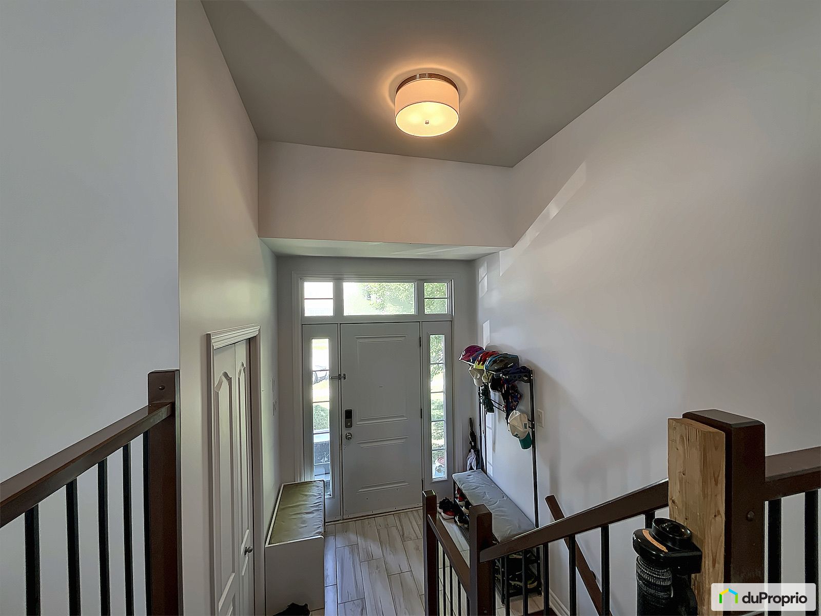 592 Rue Davidson Ouest — photo 1