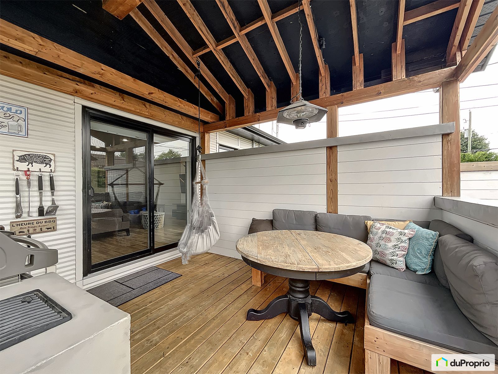 1592 Rue Des Arpents Verts — photo 3