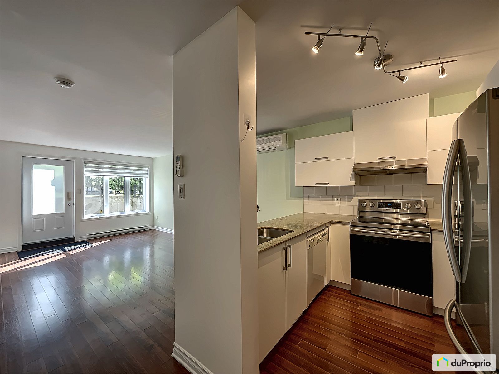 424 Avenue Leo Lacombe — photo 3