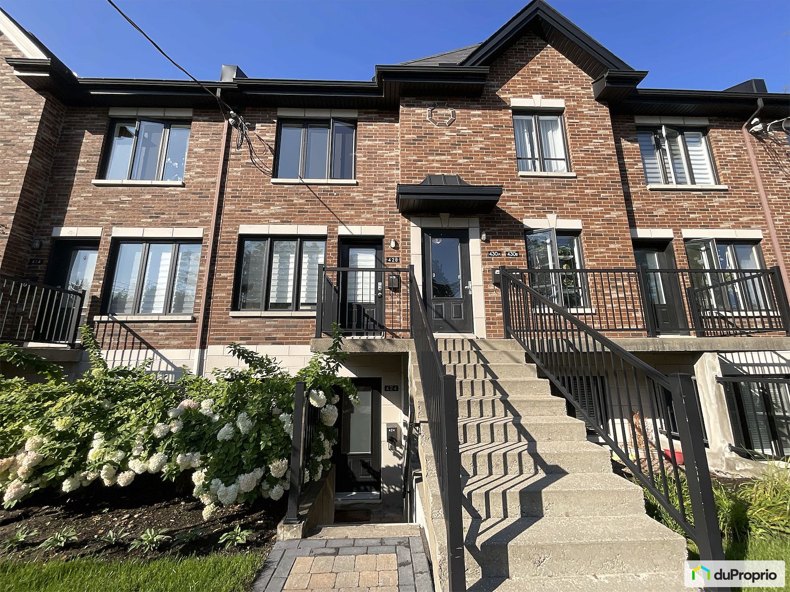 424 Avenue Leo Lacombe — photo 1