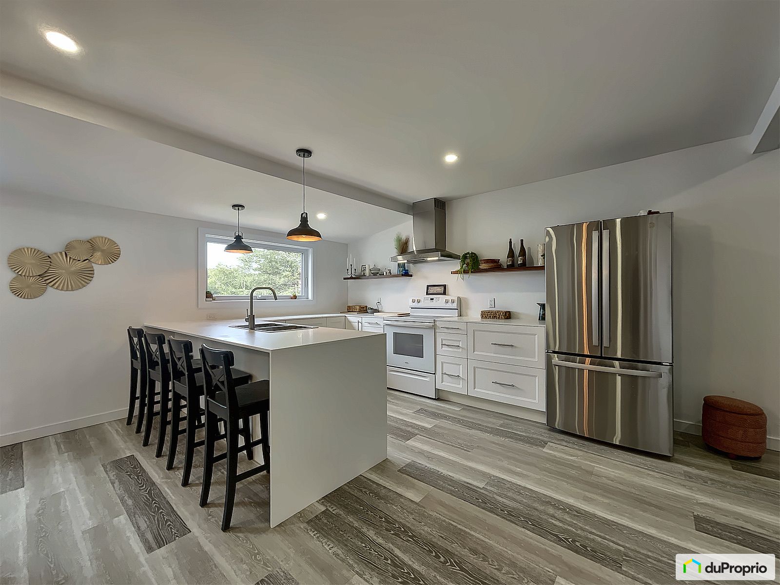 1570 15E Chemin — photo 2