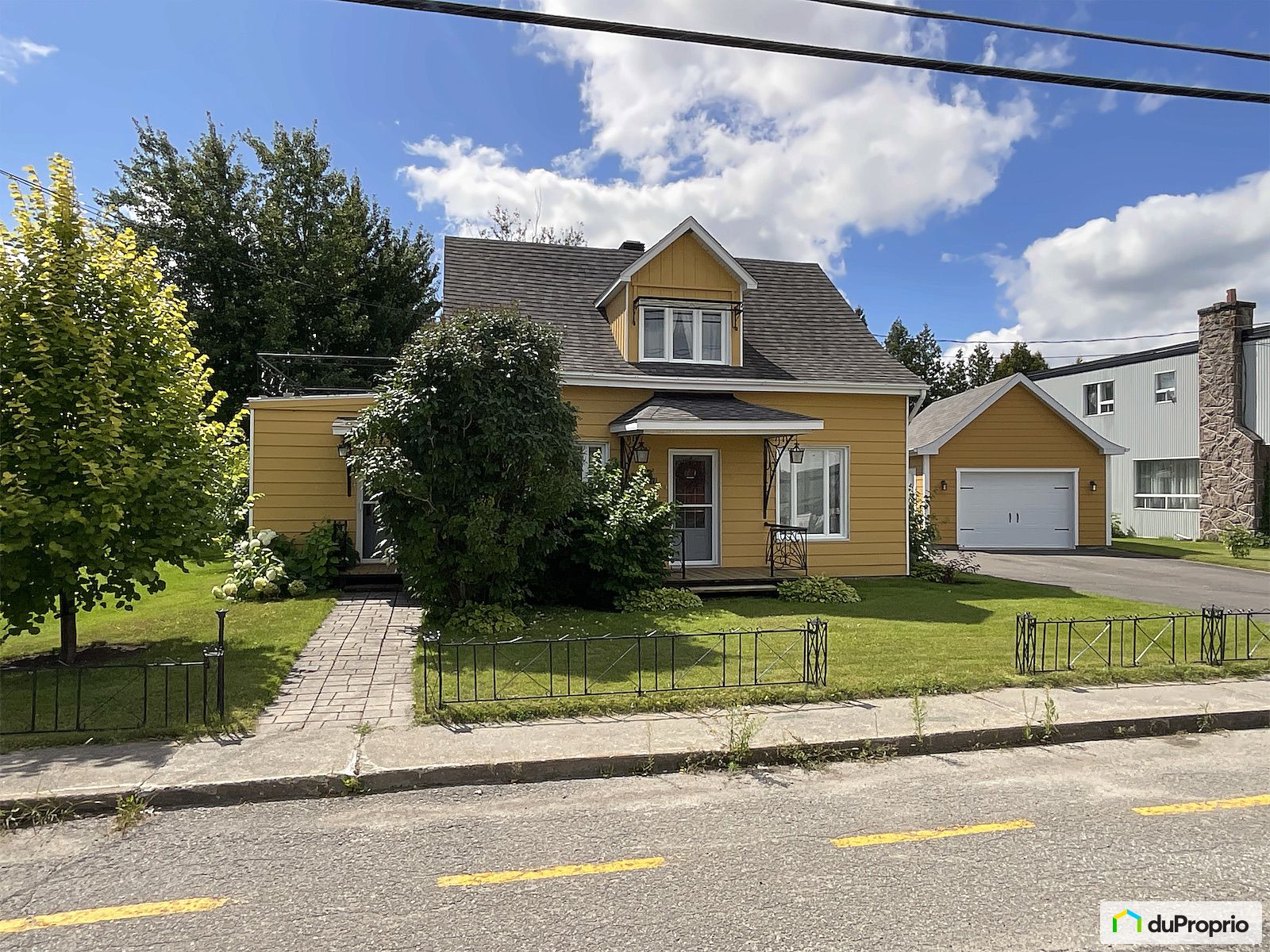 637 Rue Villeneuve — photo 1