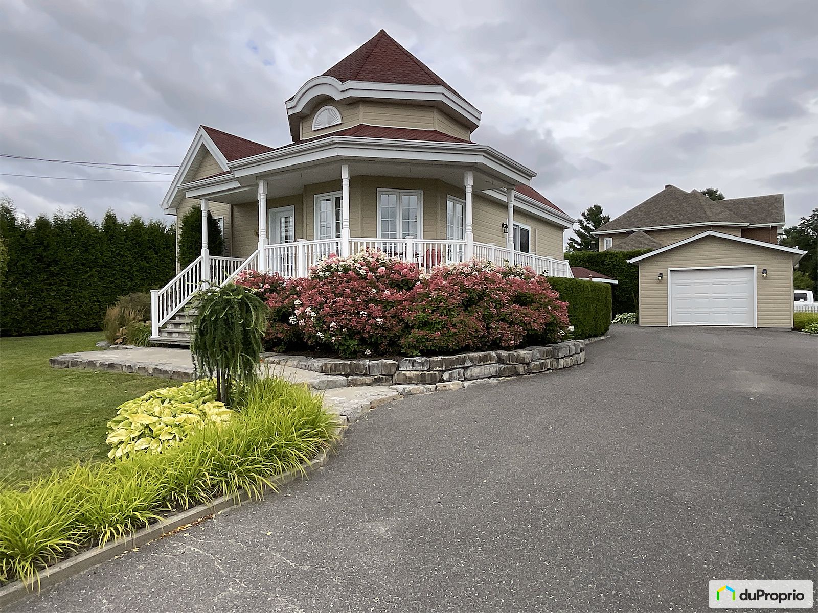 6010 Rue Des Rosiers — photo 1