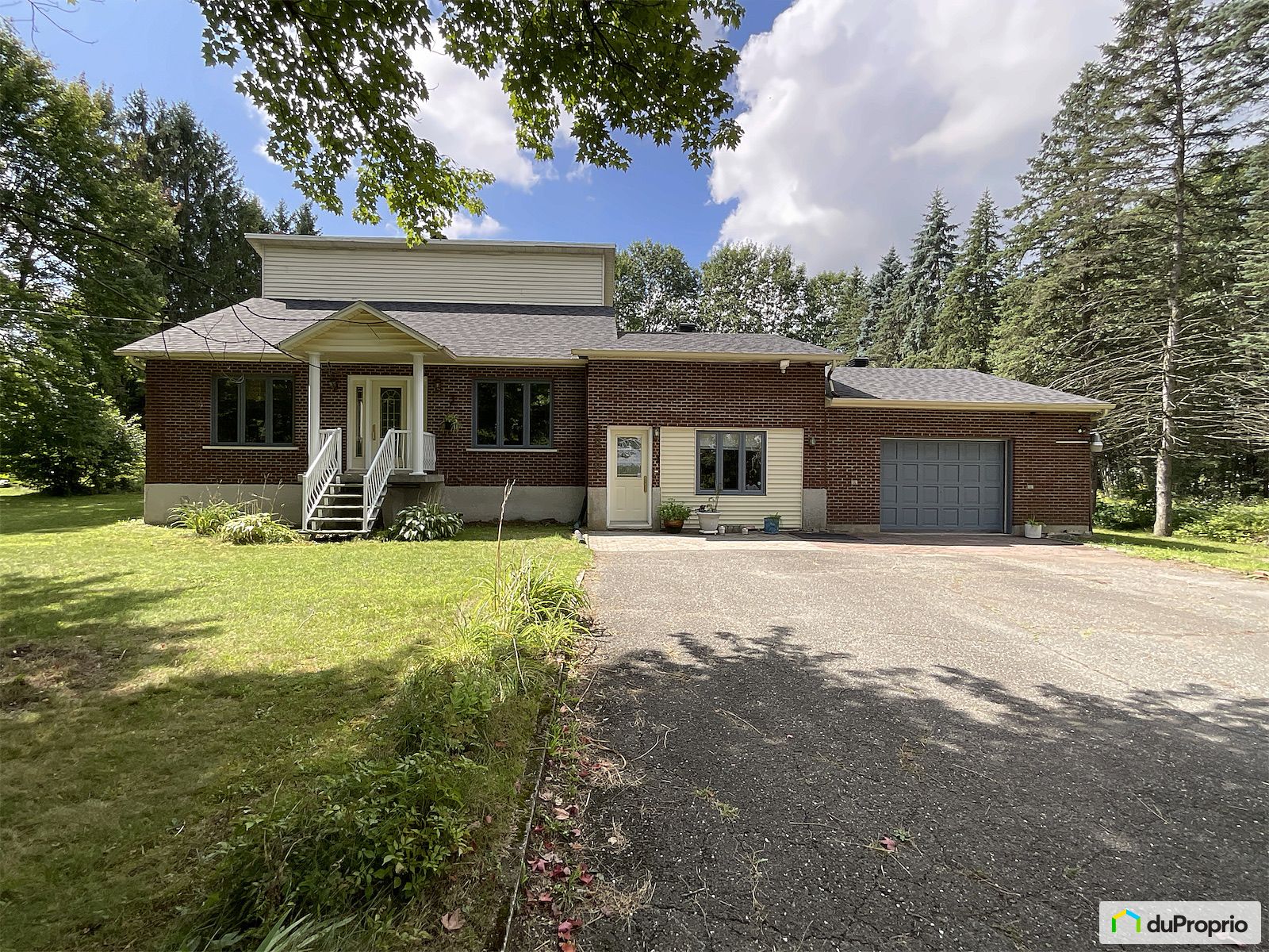 2600 Rue Courchesne — photo 1