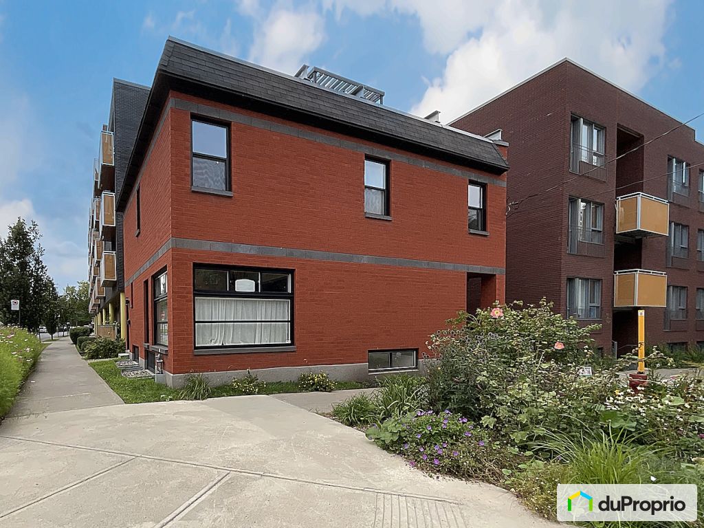 2391 Rue Des Carrieres — photo 3