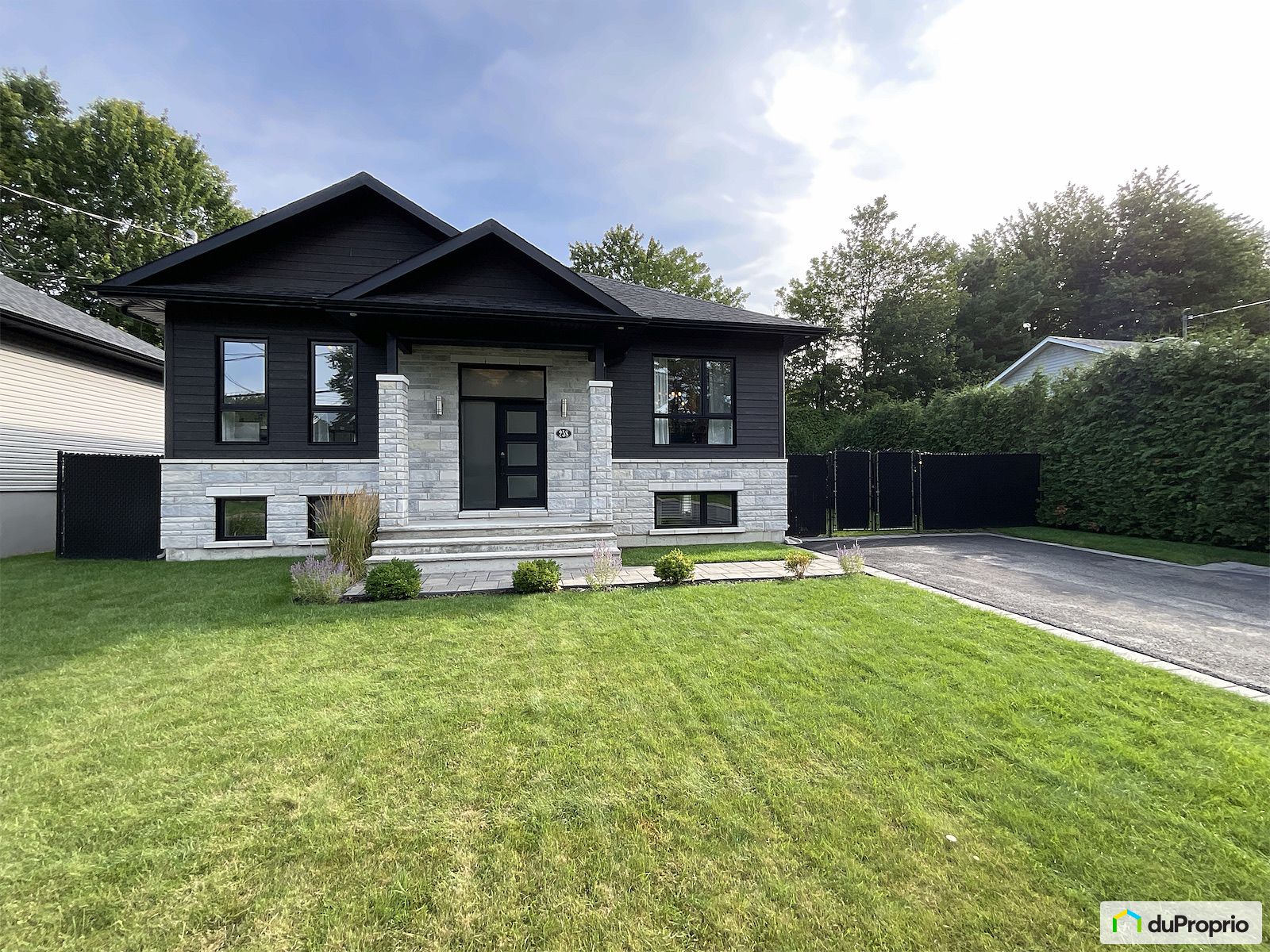 258 Rue Daniel S — photo 1