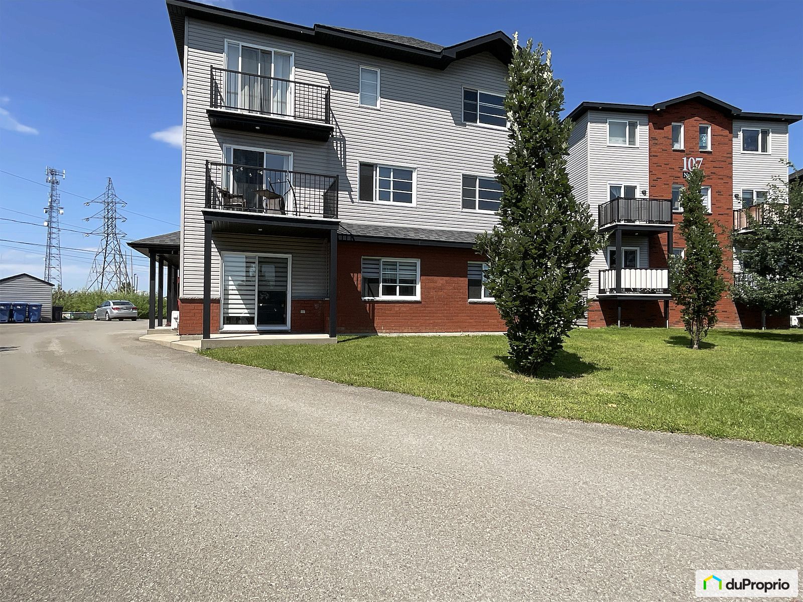 2 103 Rue Naomie — photo 1