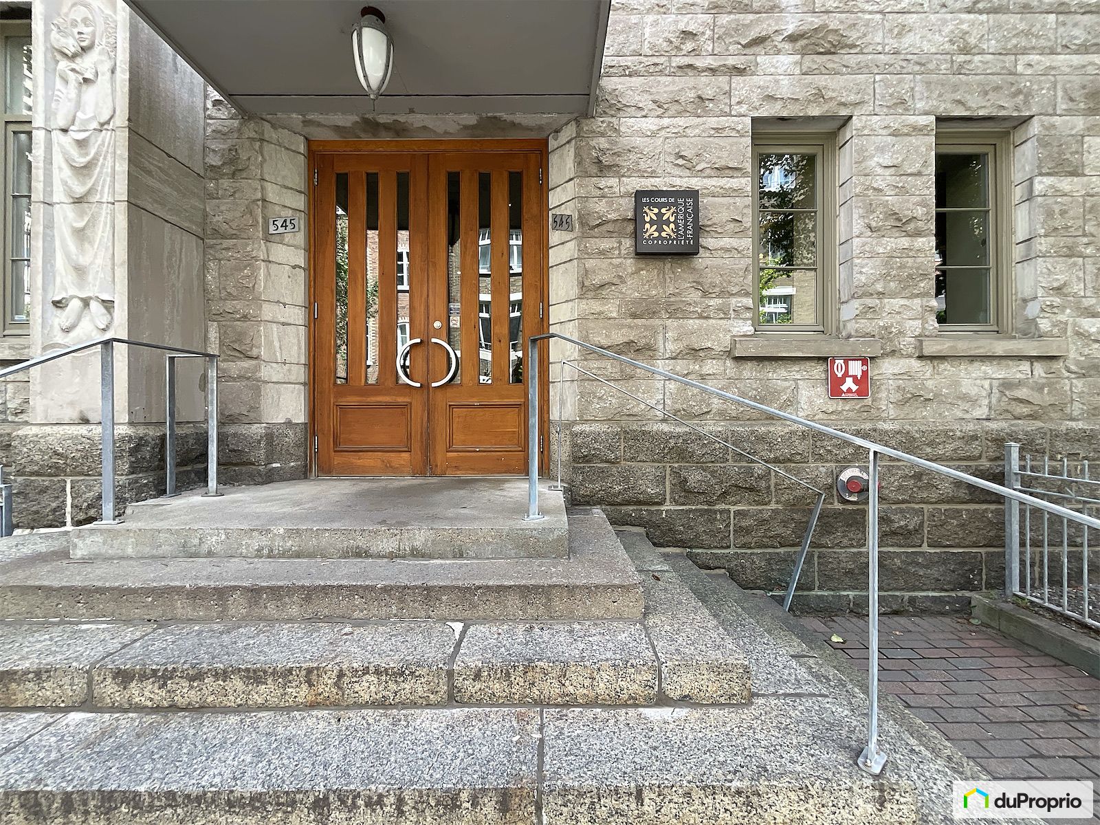 105 545 Rue Jacques Parizeau — photo 1