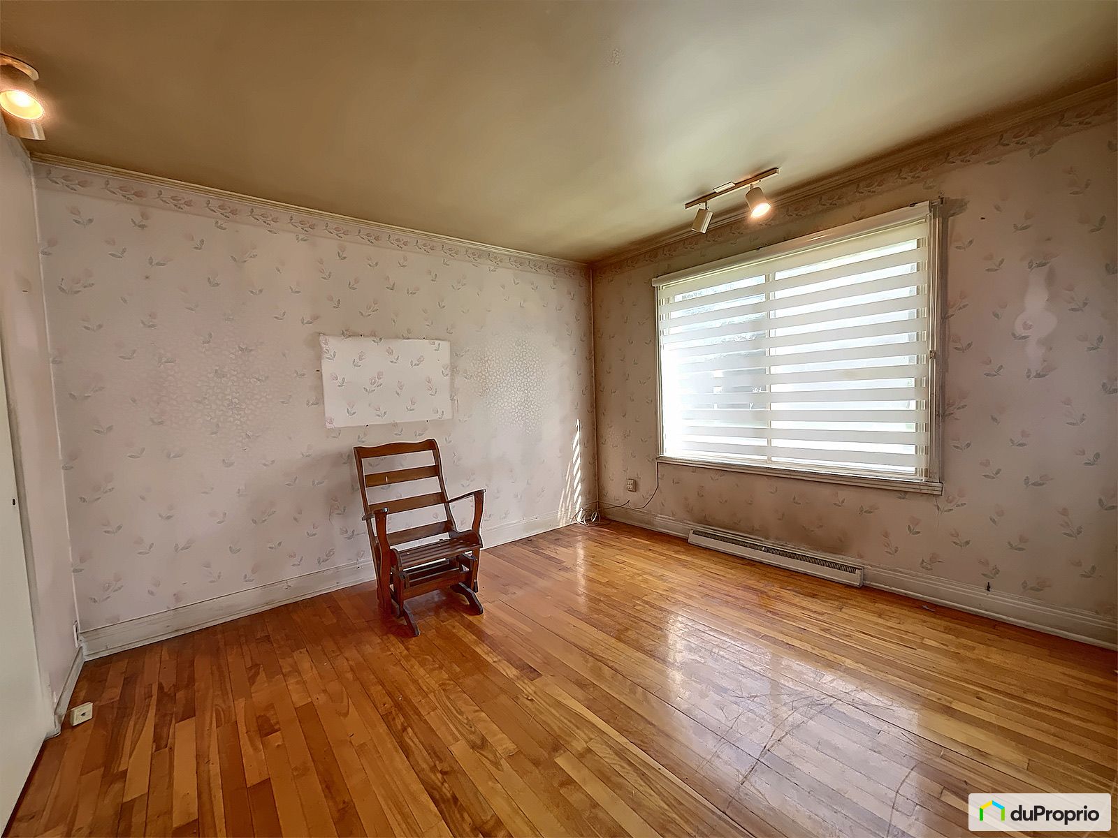 120 Rue Saint Paul — photo 2