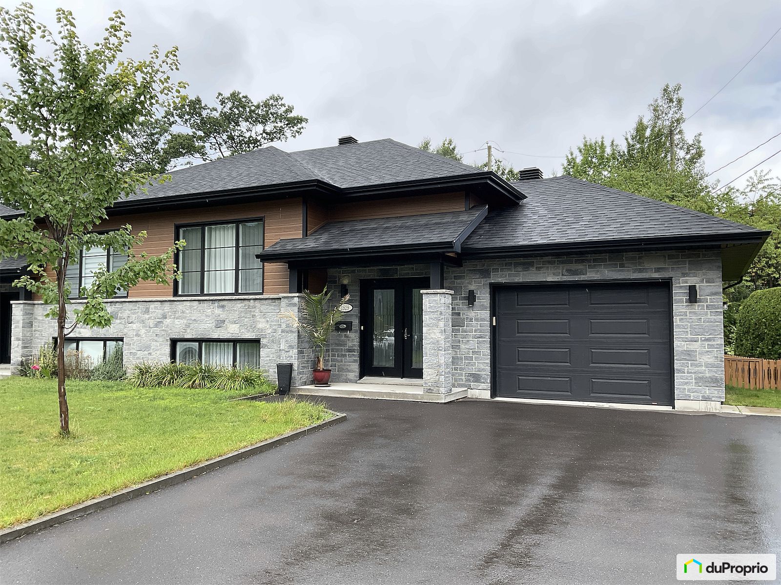 1529 Rue De La Crete — photo 1