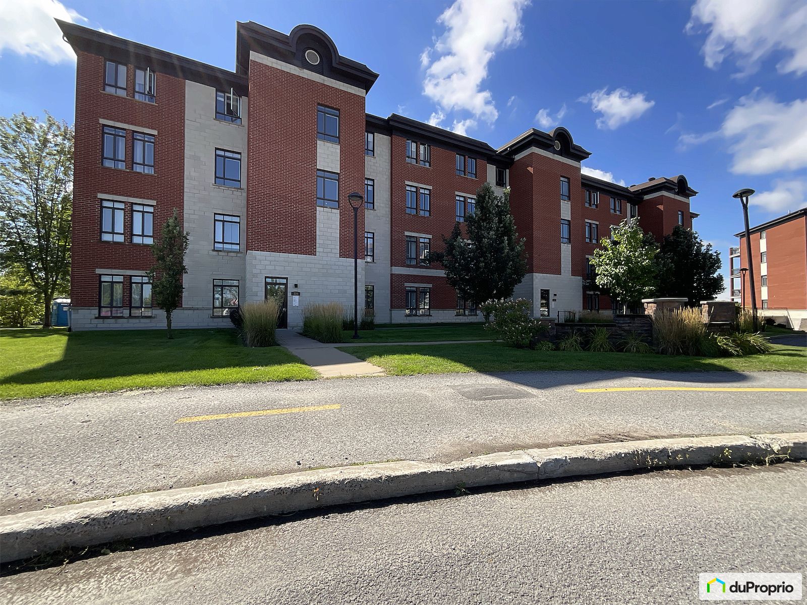 102 320 Avenue Du Golf — photo 1