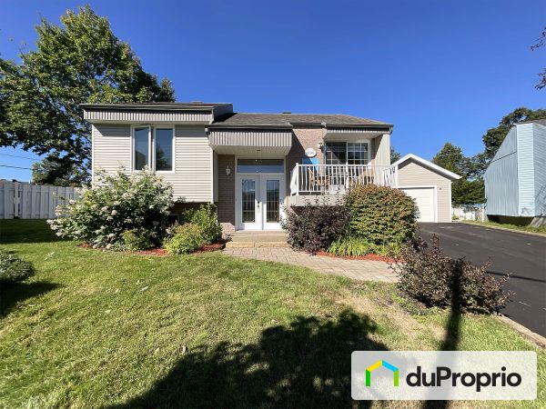 1096 rue des Chanterelles, Val-Bélair for sale