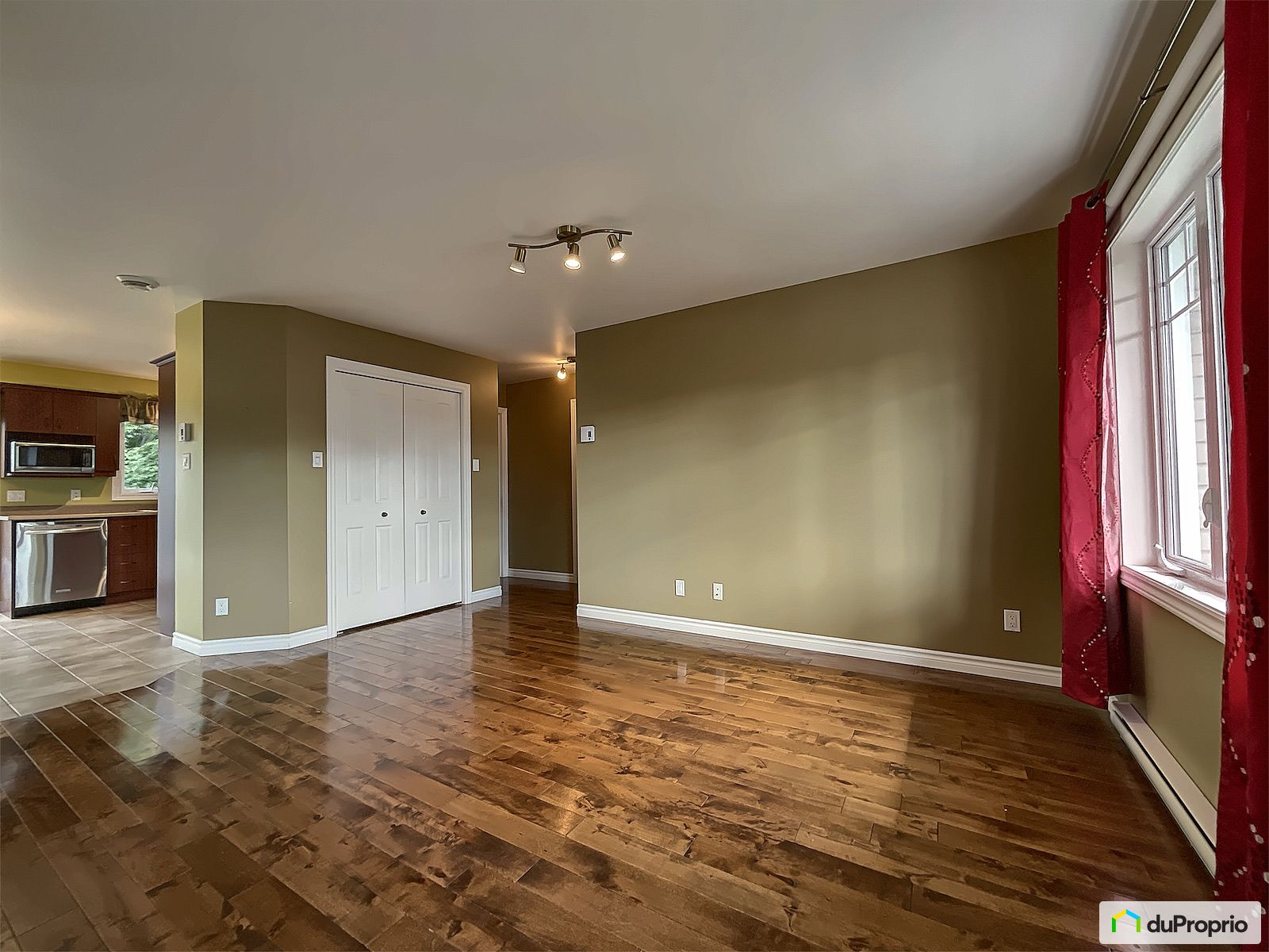 1055 Rue De Canberra — photo 2