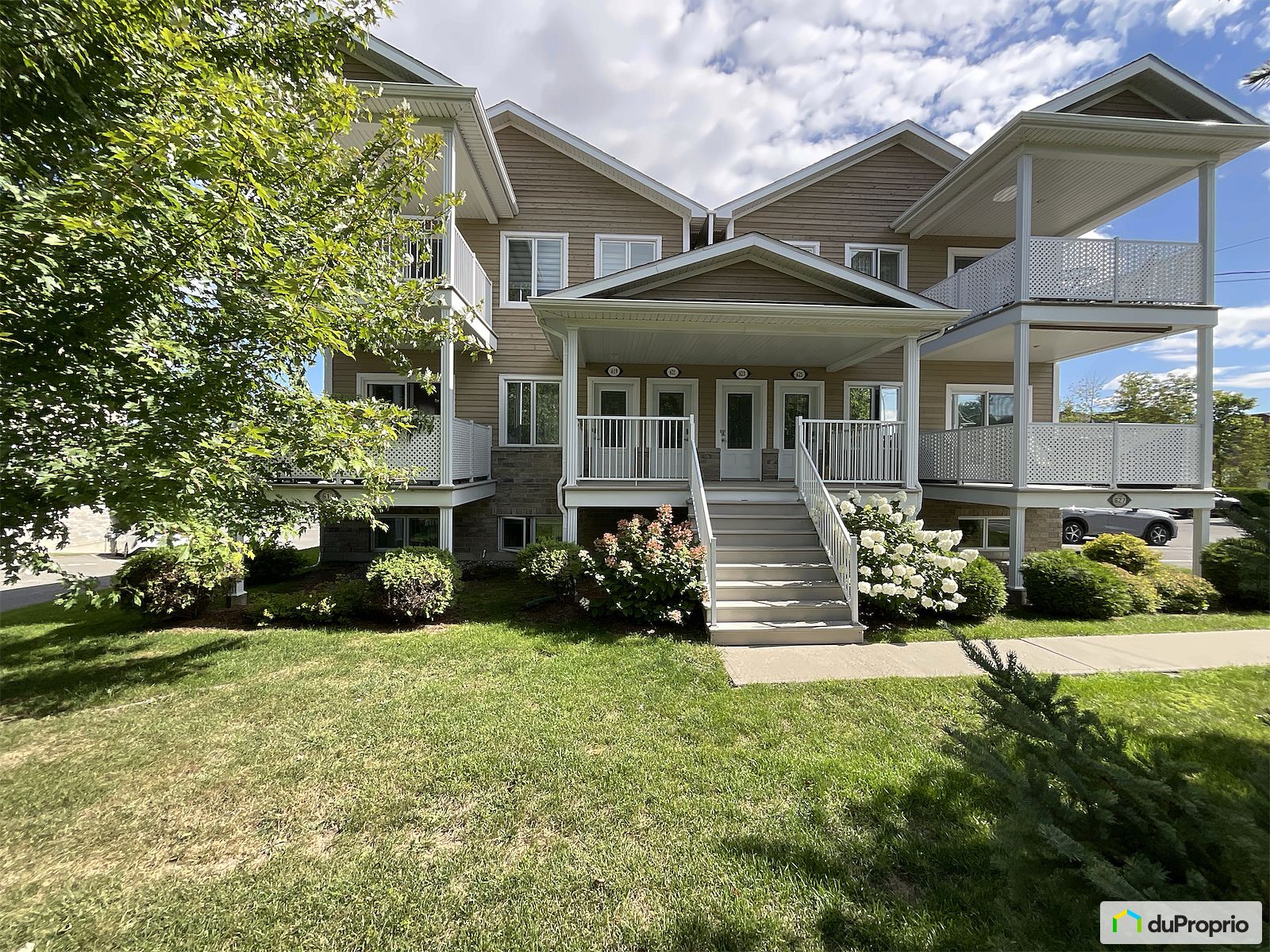 619 Rue De Hatley — photo 1