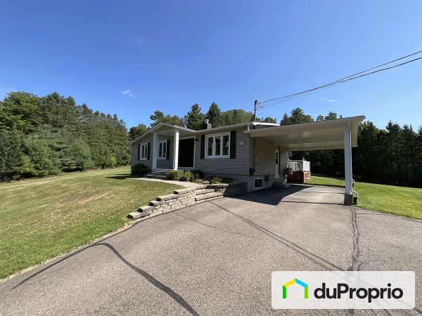 4410 rue Pronovost, Waterville for sale