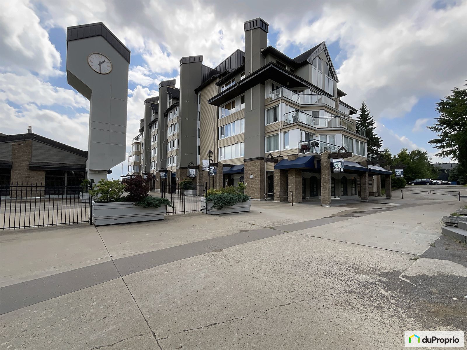 B1509 1000 Boulevard Du Beau P — photo 1