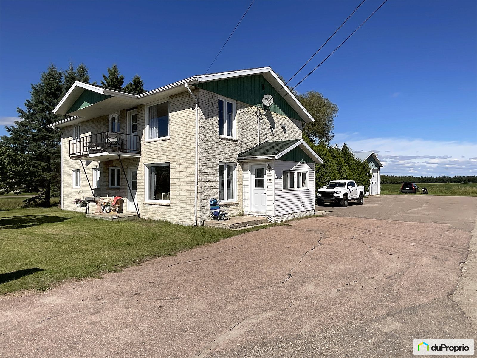 870 872 Rue Principale — photo 1