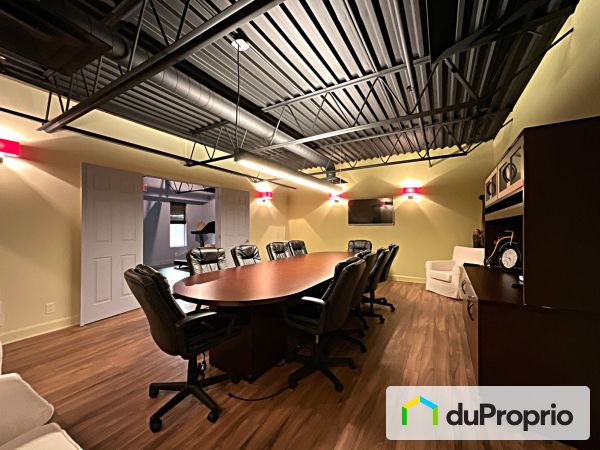 1-320 boulevard Industriel, St-Eustache for sale