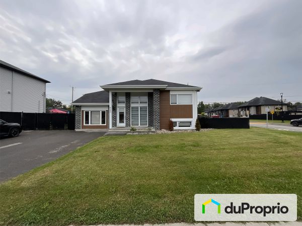 643 avenue Villeneuve, St-Lin-Laurentides for sale