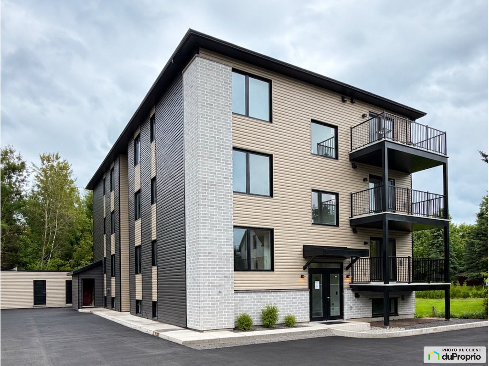 1305 Rue Principale — photo 1