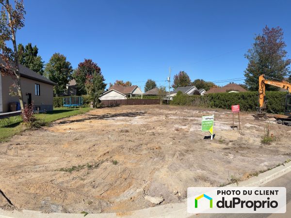 1570 rue de la Soeur-Adèle-Cécile, Joliette for sale
