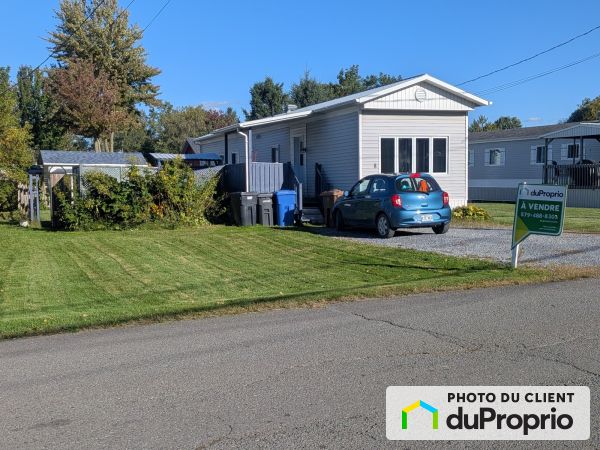 8-1633 rue Principale, Granby for sale