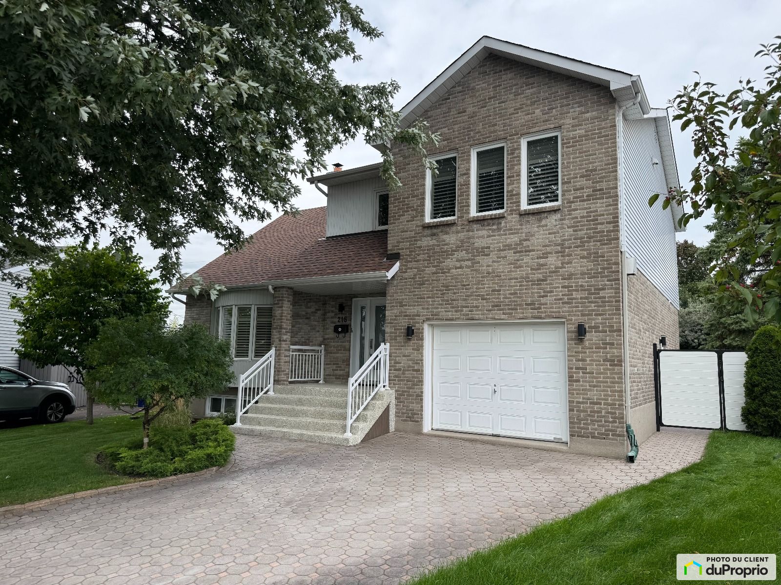 215 Rue Simoneau — photo 1