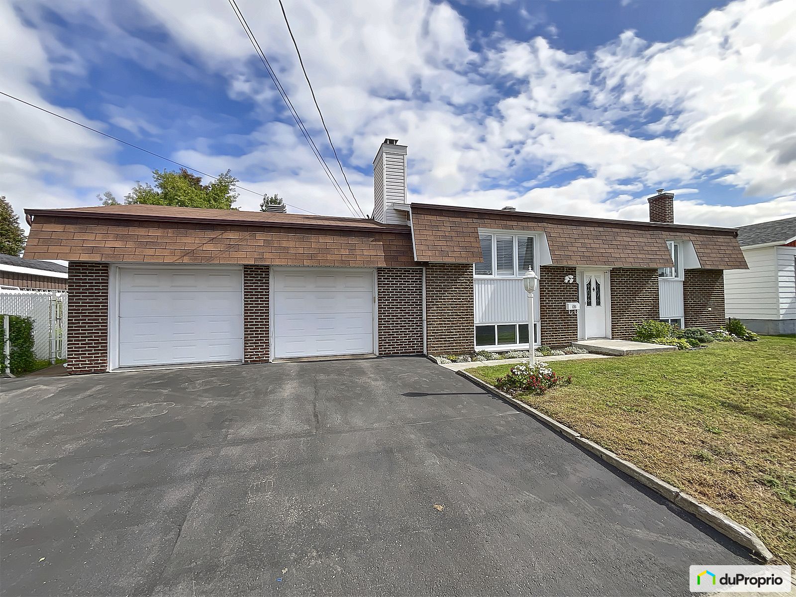 690 Rue Saint Laurent — photo 1