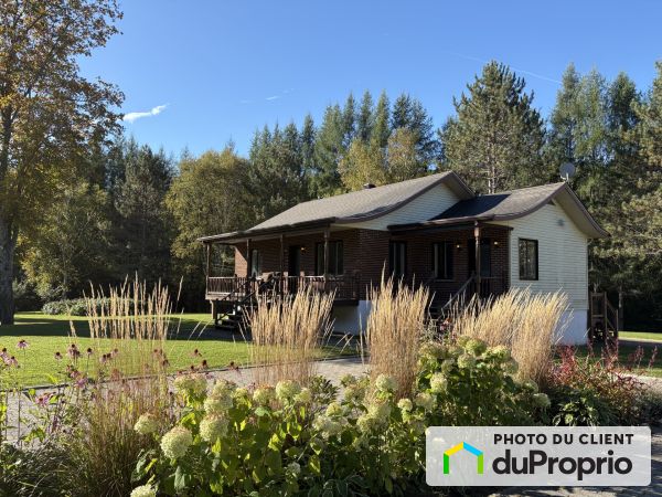 861 chemin du Lac-à-la-Loutre, Huberdeau for sale