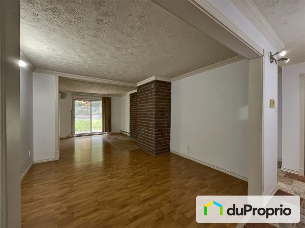 Living Room - 102-3130 rue des Chênes, Sherbrooke (Jacques-Cartier) for sale