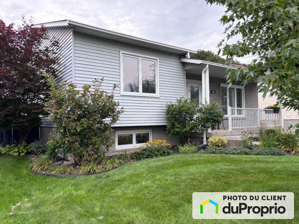 953 rue Albert-Lozeau, Ste-Julie for sale