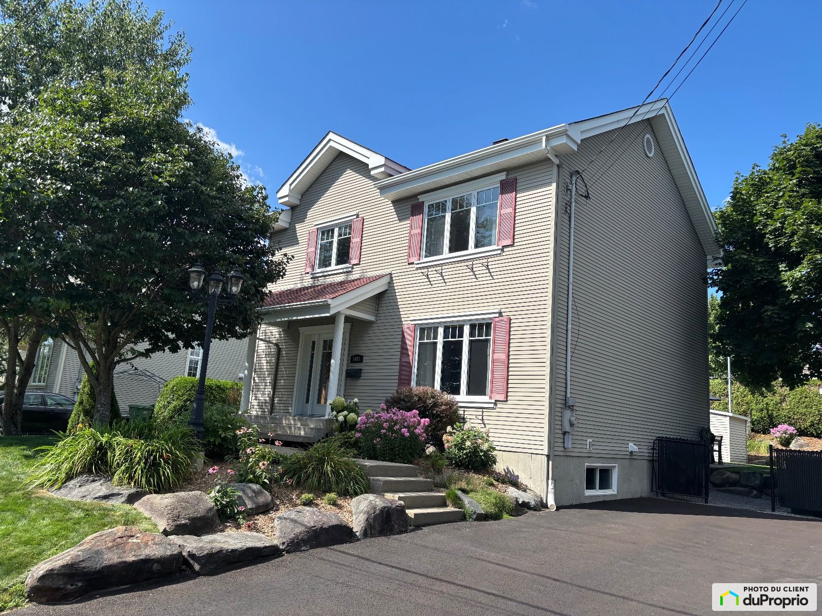 1081 Rue Beausoleil — photo 1