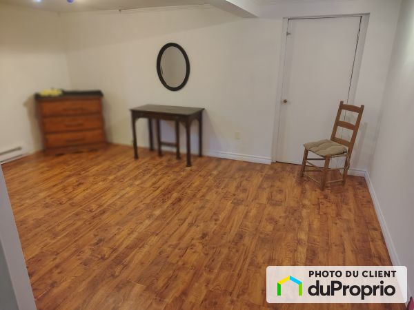 16 rue Hébert, Ste-Martine for sale