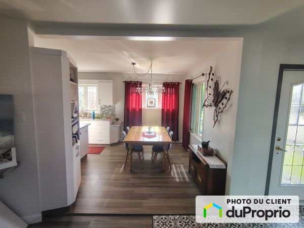 16 rue Hébert, Ste-Martine for sale