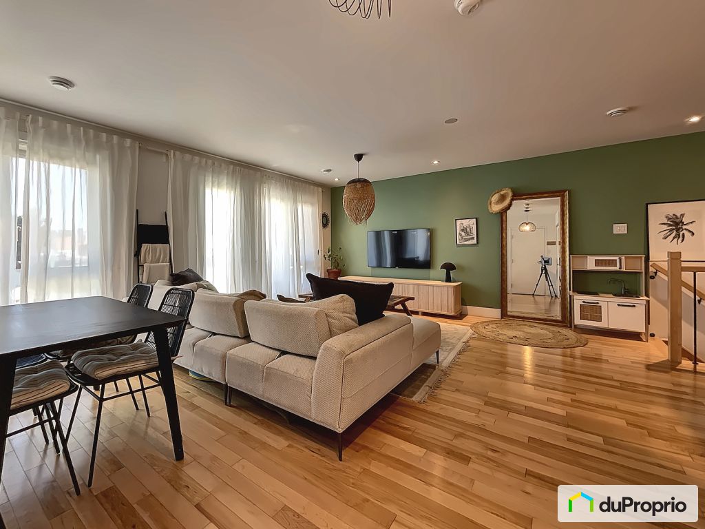 1 2482 Rue Marie Anne E — photo 3