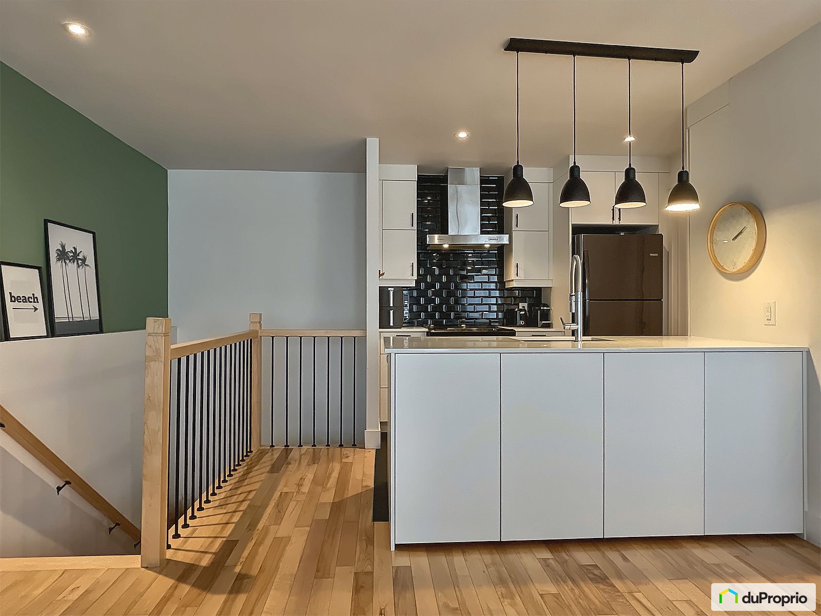 1 2482 Rue Marie Anne E — photo 2