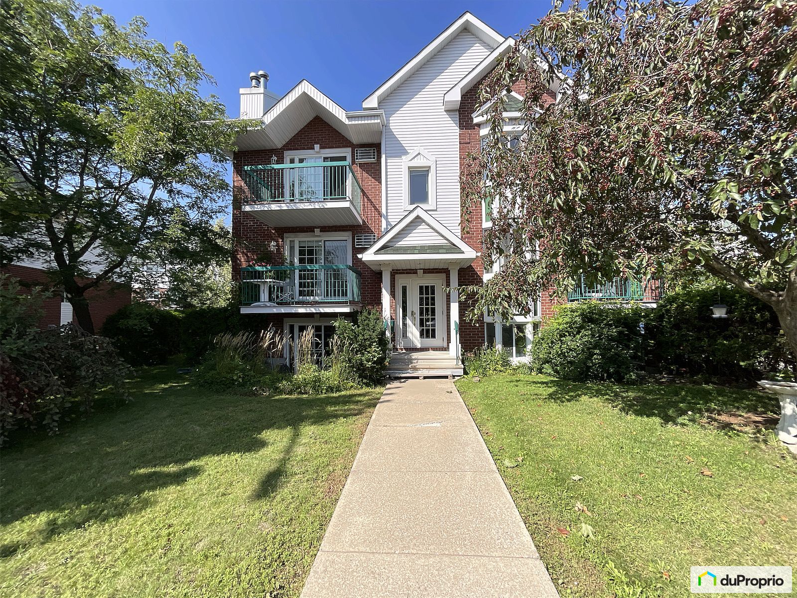 301 280 Rue Des Violettes — photo 1