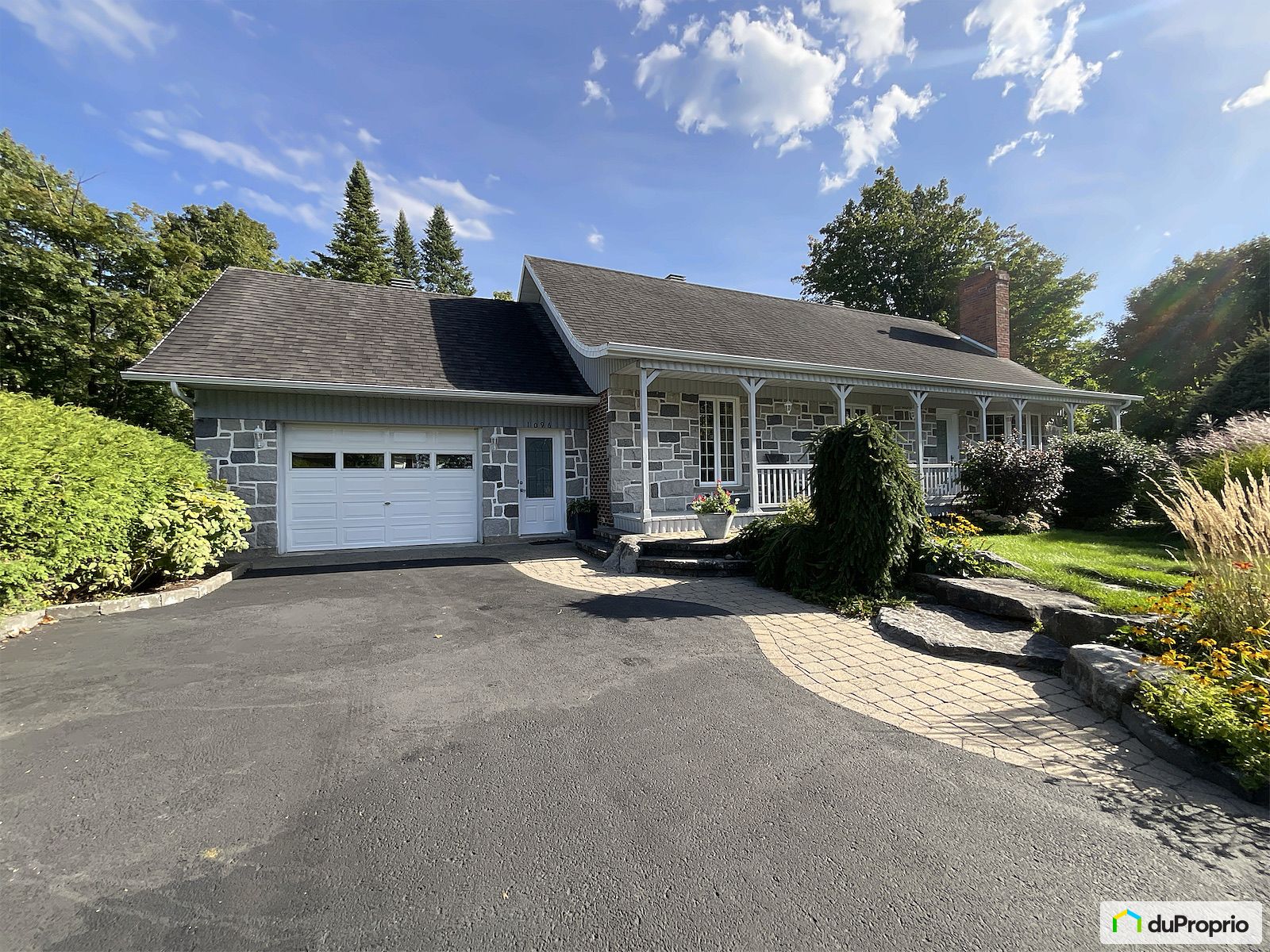 1096 Rue A Lambert — photo 1