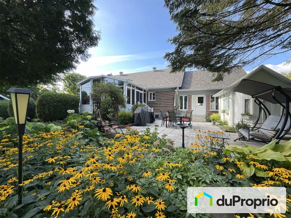 1096, rue A-Lambert, St-Jean-Chrysostome à vendre