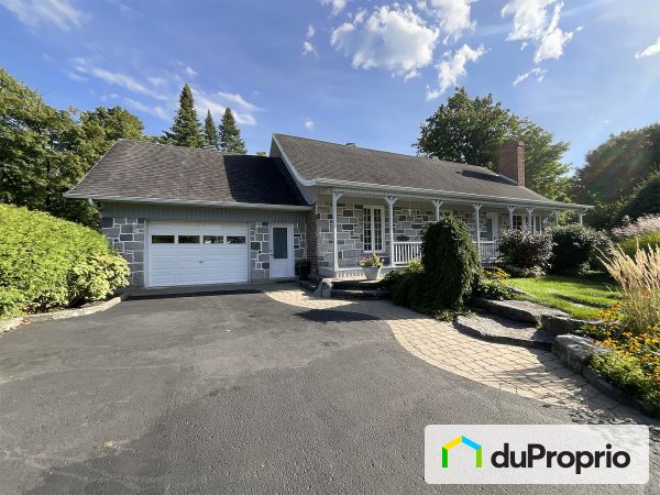 1096, rue A-Lambert, St-Jean-Chrysostome à vendre