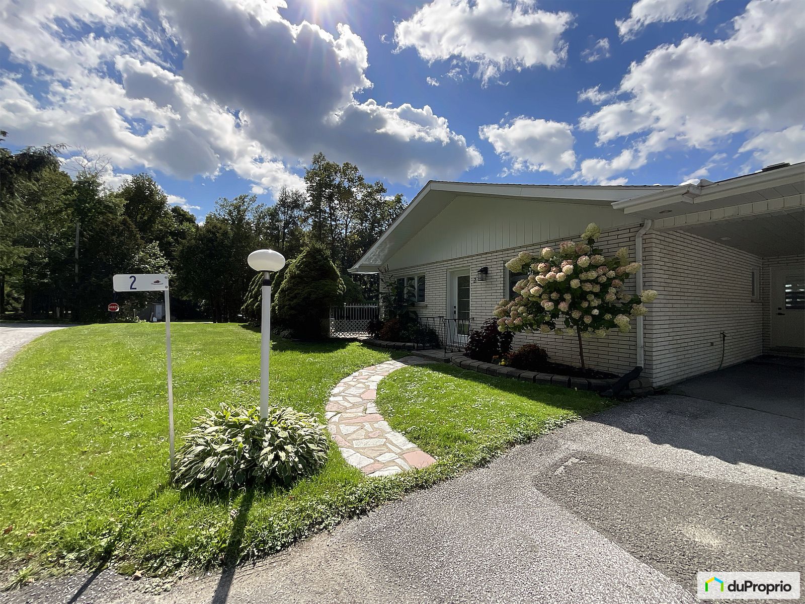 2 9E Avenue — photo 2