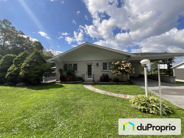 2 9e avenue, St-Armand for sale