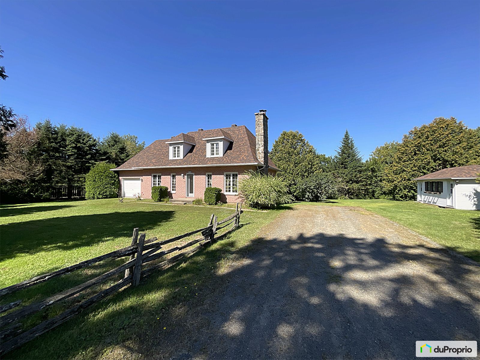 341 Rue Saint Edouard — photo 1